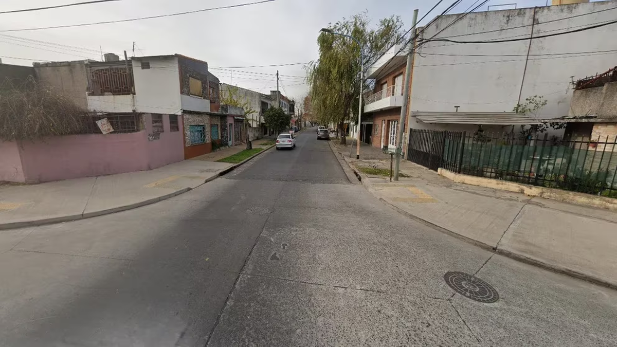 El lugar donde los motochorros interceptaron al policía. 