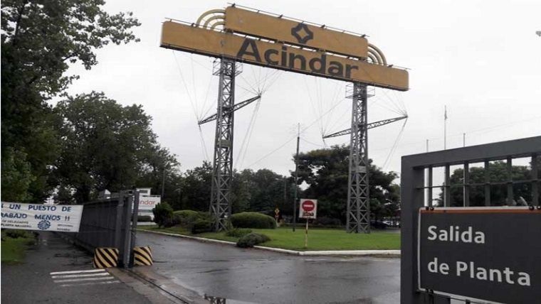 Grupo Acindar paralizará sus plantas fabriles durante un mes por caída de ventas