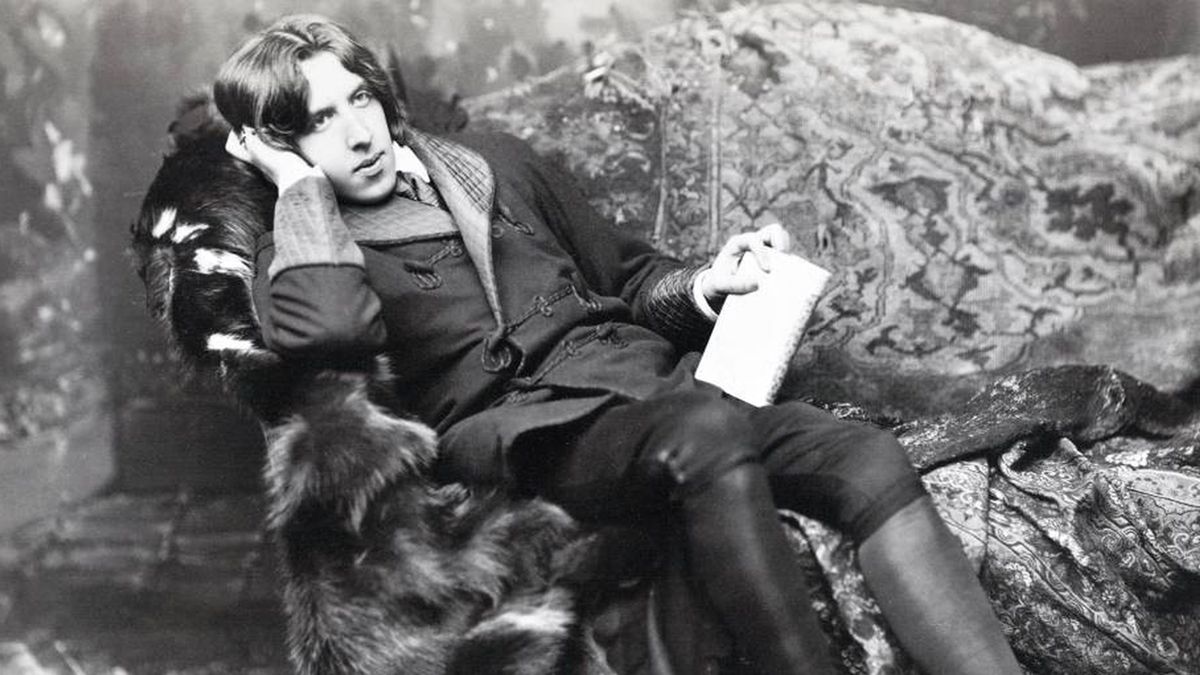 Wilde pasó el resto de su vida en París, donde vivió bajo el nombre falso de Sebastián Melmoth, y murió, a los 46 años.