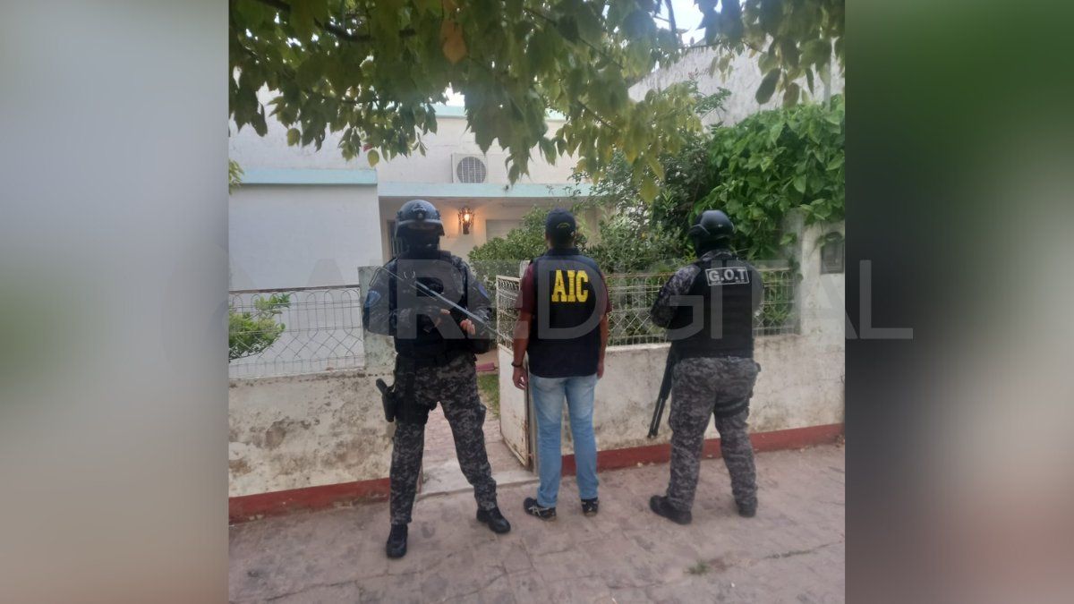 El policía retirado fue detenido en su vivienda en la localidad de Gálvez