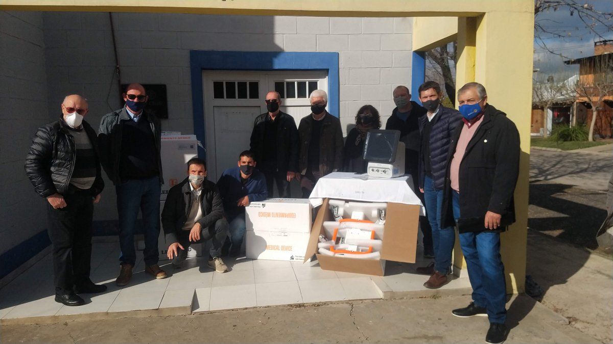 Entrega de los respiradores: el acto se realizó en el Samco José Vionnet