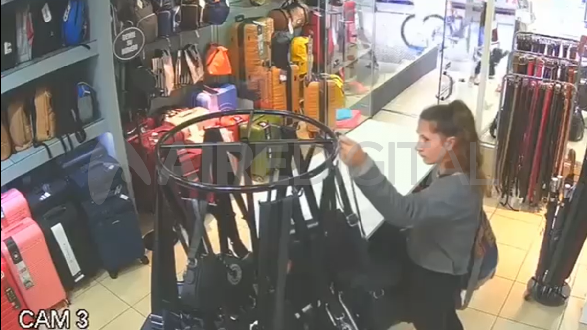 Peatonal de Santa Fe: una mechera quedó filmada cuando cometía un robo