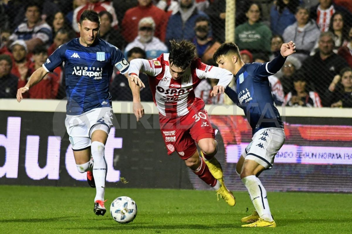 El Tatengue y la Academia se enfrentan en el estadio 15 de Abril.&nbsp;