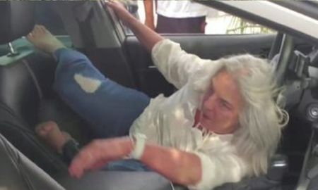 Brutal ataque de una mujer alcoholizada a un chofer de Uber Brutal ataque de una mujer alcoholizada a un chofer de Uber