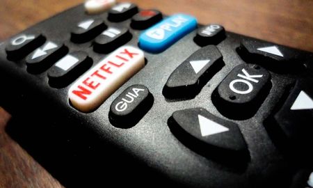 Los requerimientos de memoria RAM y potencia de procesamiento actuales exceden la capacidad de los televisores inteligentes fabricados hace más de una década. Los requerimientos de memoria RAM y potencia de procesamiento actuales exceden la capacidad de los televisores inteligentes fabricados hace más de una década.