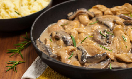 Este plato, ideal para cualquier ocasión, se destaca por su cremosidad y el toque especial que le da el vino blanco. Este plato, ideal para cualquier ocasión, se destaca por su cremosidad y el toque especial que le da el vino blanco.