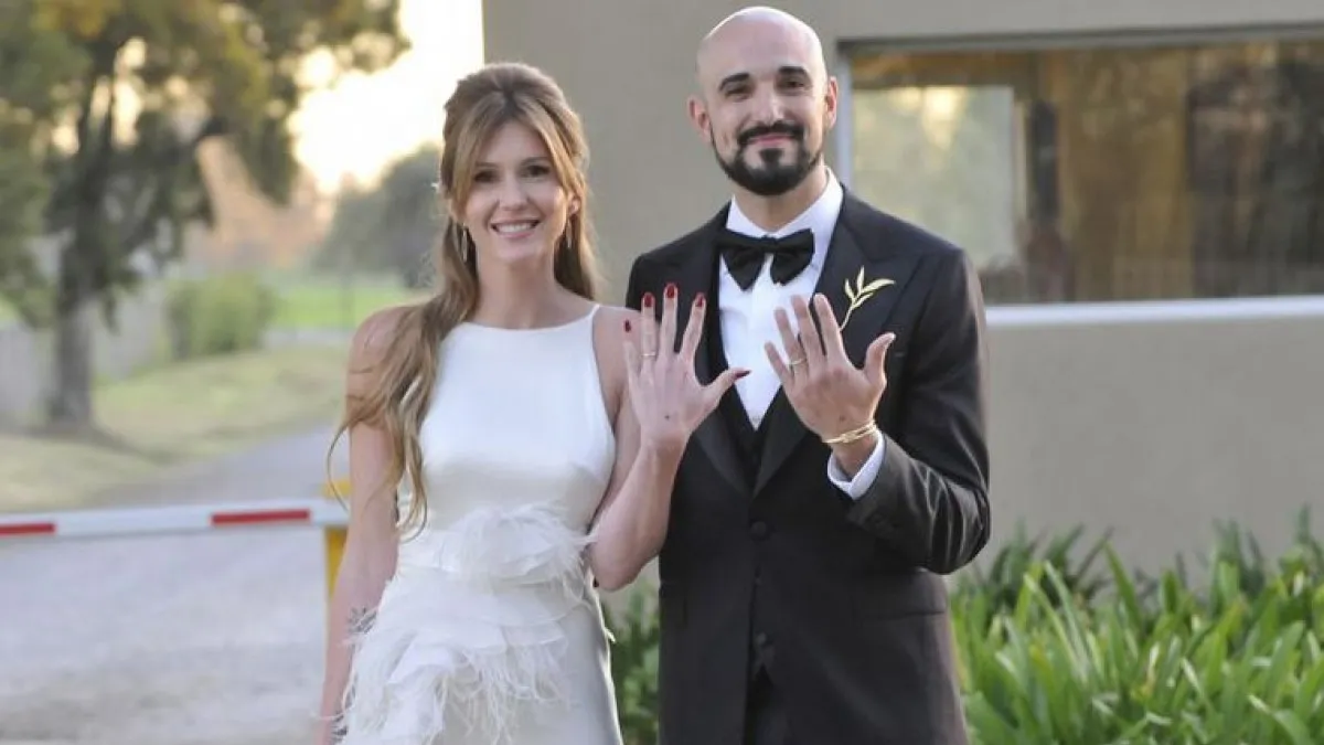 Abel Pintos y Mora Calabrese festejaron su primer aniversario de casados.