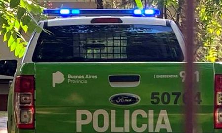 Una mujer de 40 años fue atacada a golpes y violada en un descampado de la localidad bonaerense de Pilar. Una mujer de 40 años fue atacada a golpes y violada en un descampado de la localidad bonaerense de Pilar.