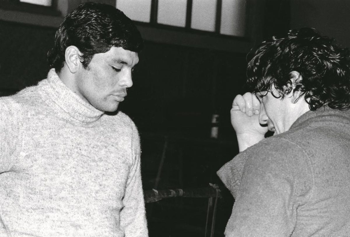 Galíndez era muy amigo e idolatraba a Oscar Natalio Bonavena (derecha). Pero el 22 de mayo de 1976, el cruel destino quiso que, el día que Víctor alcanzó su mayor gloria deportiva, brindando una inolvidable lección de coraje, Ringo fuera asesinado en Reno, Estados Unidos.