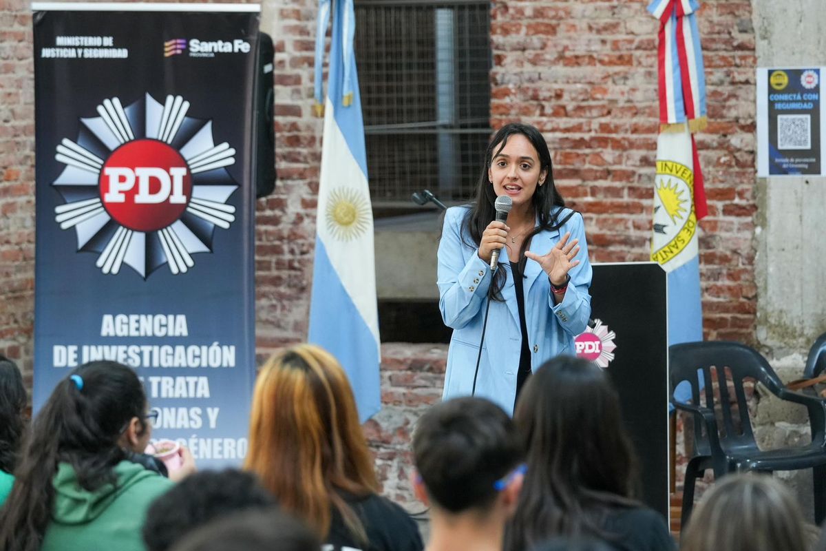 La jornada “Conectá con Seguridad” reunió a estudiantes y familias para prevenir el grooming en Santa Fe.