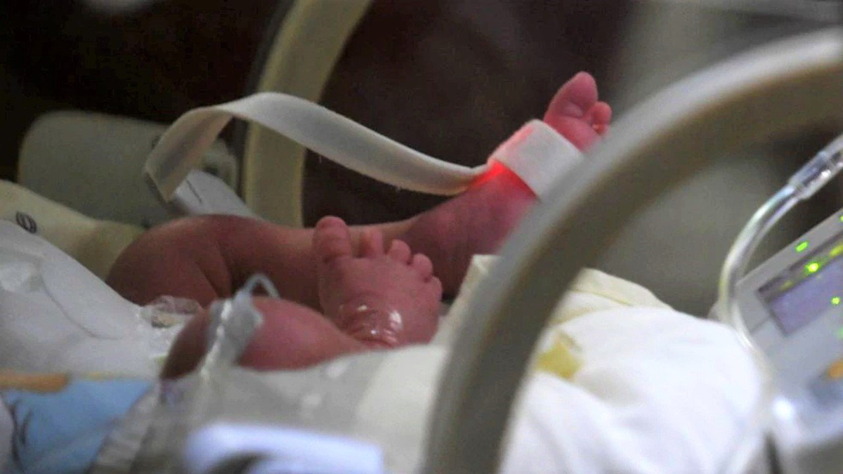 Salvó a una beba recién nacida abandonada en una vereda en Córdoba. Foto ilustrativa.