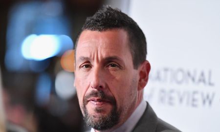 Adam Sandler le respondió con sarcasmo a la moza que no lo reconoció en un restaurante. Adam Sandler le respondió con sarcasmo a la moza que no lo reconoció en un restaurante.