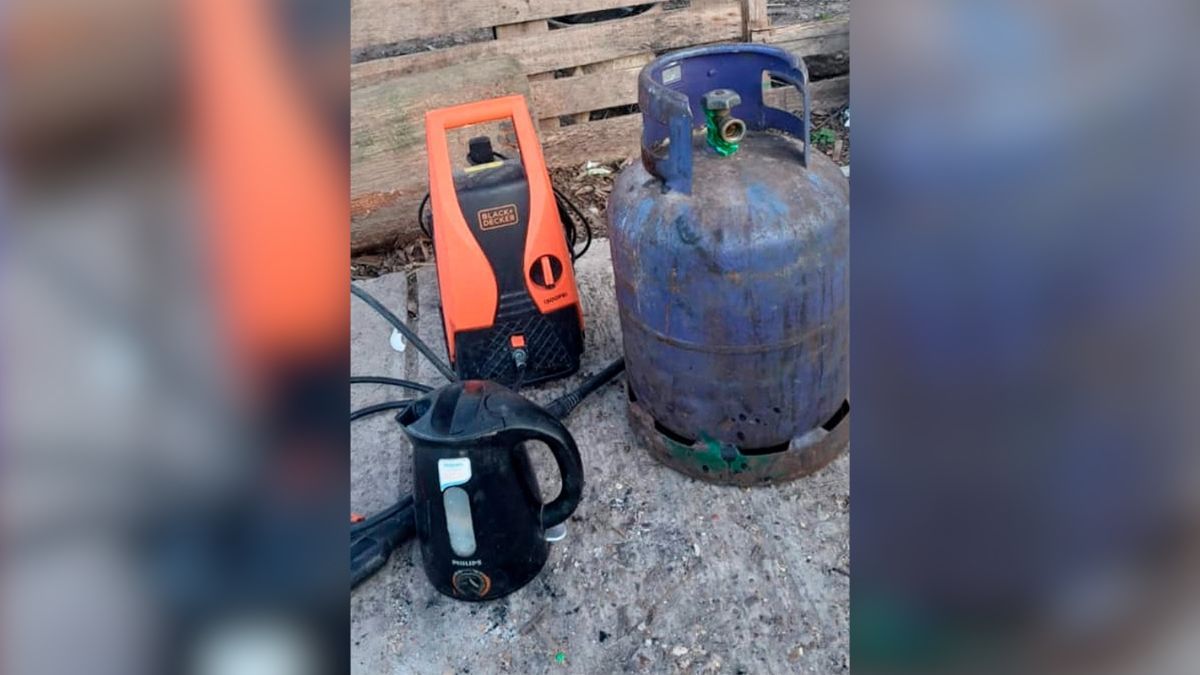 El dueño pudo recuperar una garrafa de 10 kilos, una hidrolavadora, una pava eléctrica y la yegua.  
