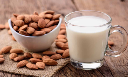 Cómo hacer leche de almendras en casa: la receta infalible para ahorrar dinero Cómo hacer leche de almendras en casa: la receta infalible para ahorrar dinero