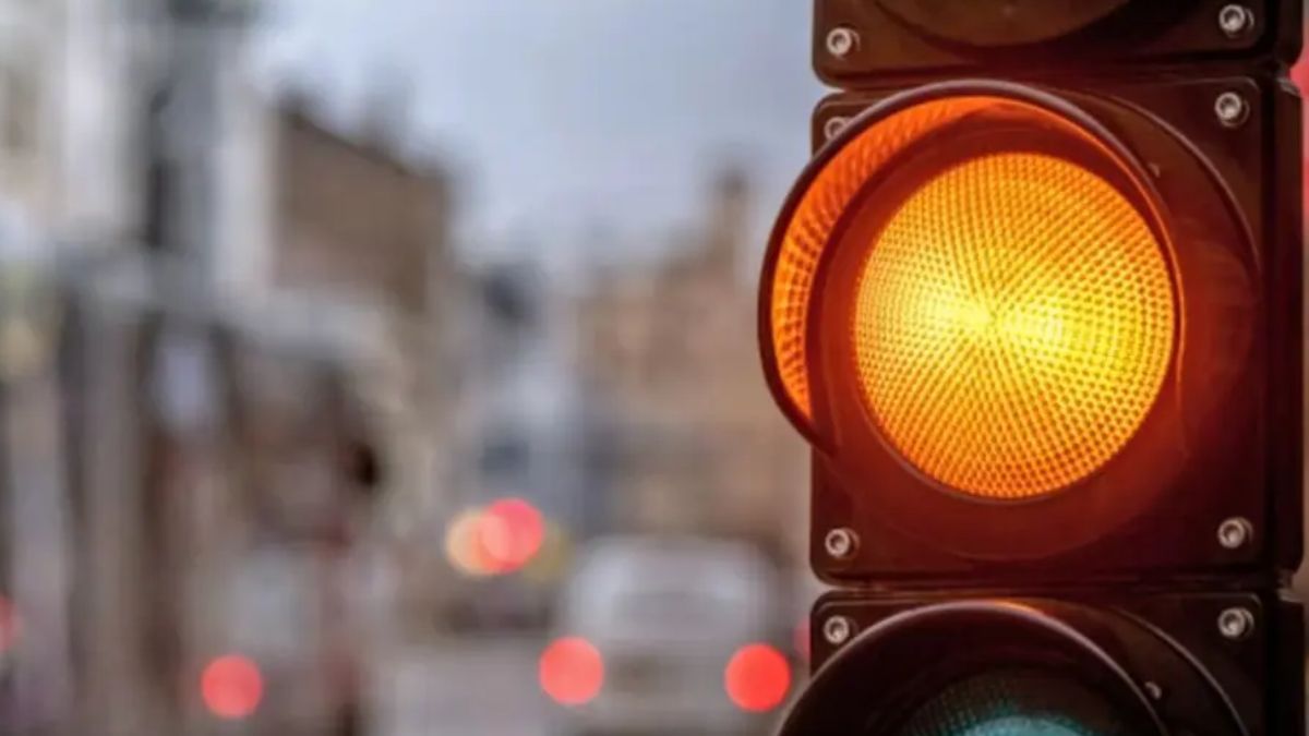 La multa solo existe si el cruce se inicia con el sem&aacute;foro en rojo.