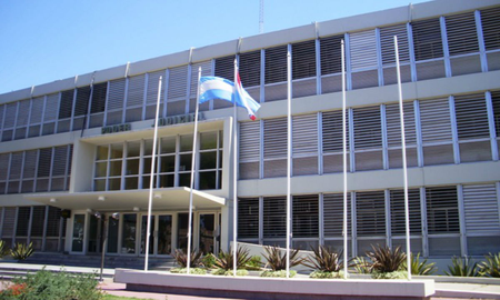 El Superior Tribunal de Justicia de Entre Ríos El Superior Tribunal de Justicia de Entre Ríos