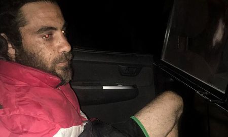 Un hombre fue condenado este viernes a 14 años y medio de prisión por el intento de asesinato agravado por odio a la identidad de género de una mujer trans a la que en 2019 atacó a golpes con un martillo y ahorcó hasta creerla muerta, en el barrio porteño de San Nicolás. Un hombre fue condenado este viernes a 14 años y medio de prisión por el intento de asesinato agravado por odio a la identidad de género de una mujer trans a la que en 2019 atacó a golpes con un martillo y ahorcó hasta creerla muerta, en el barrio porteño de San Nicolás.