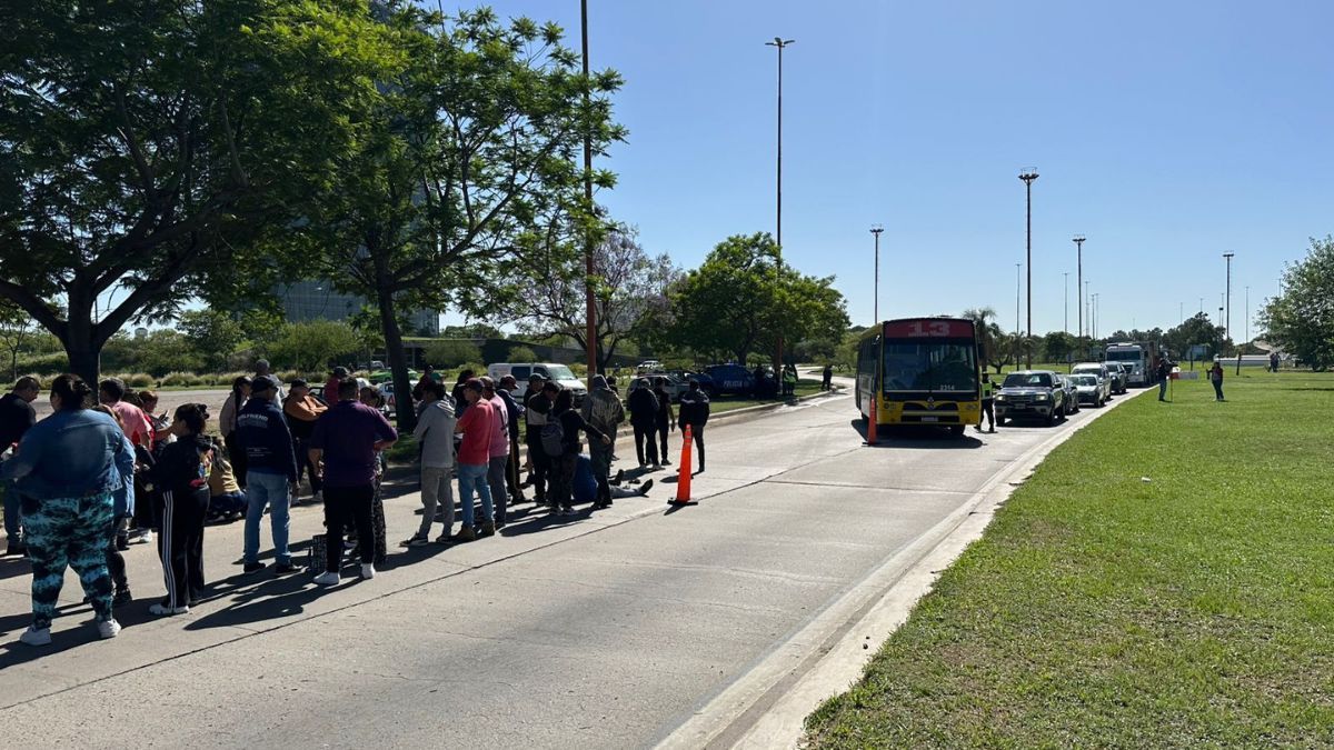 El tránsito en la Ruta Nacional 168 se ve afectado por una reducción de calzada.