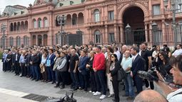 Los municipios están entre las instituciones del país con más complicaciones ante la crisis actual en materia económica y, en ese marco, intendentes de todo el país, y principalmente de la provincia de Buenos Aires y del peronismo, marcharon a las puertas del Ministerio de Economía.
