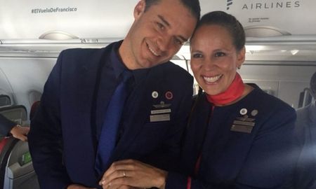el papa francisco caso en pleno vuelo a una pareja de tripulantes el papa francisco caso en pleno vuelo a una pareja de tripulantes