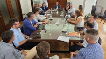 Felipe Michlig encabezó una ronda de consultas por el Proyecto de  Ley Orgánica de Municipios