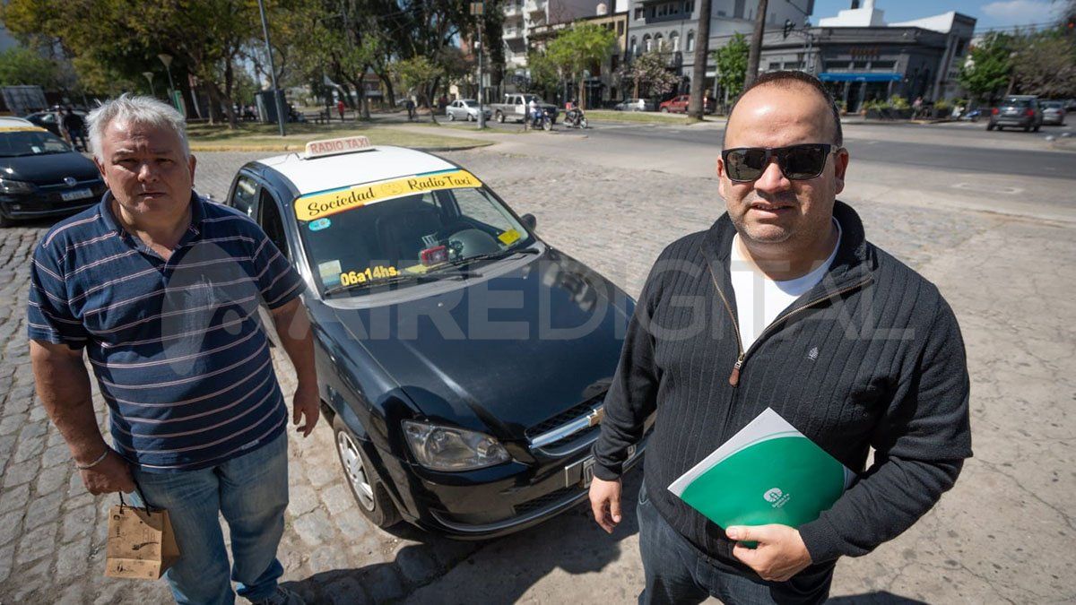 Los hermanos taxistas Raúl y Diego