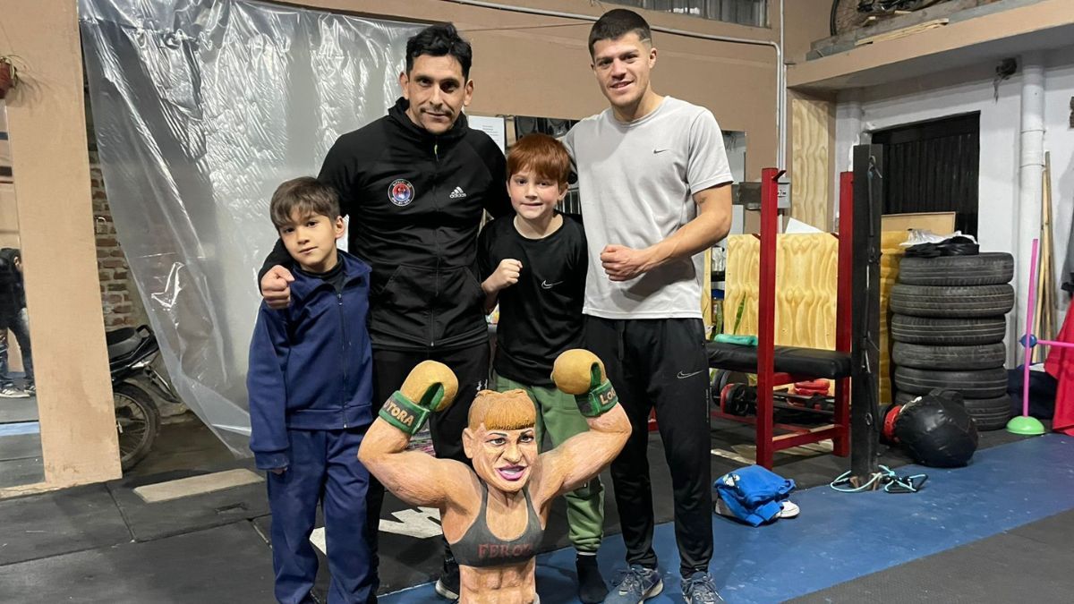 El enorme legado de Locomotra Oliveras en el gimnasio social de barrio Alfonso