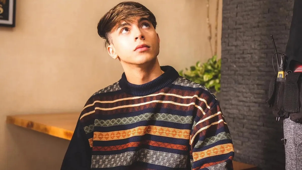 Rusherking, el cantante de 22 años, se defendió de las acusaciones de estafa hechas por un productor, y aseguró que no estaba involucrado.