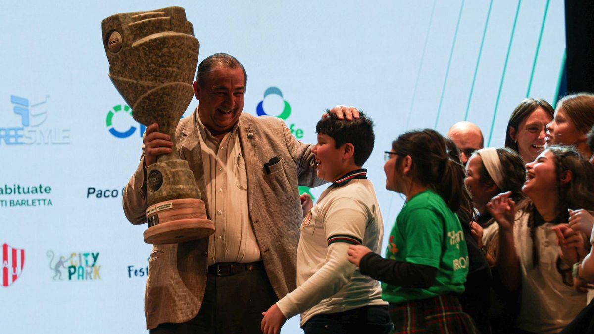 El evento contó con la presencia del intendente Juan Pablo Poletti, quién hizo entrega del premio. El evento contó con la presencia del intendente Juan Pablo Poletti, quién hizo entrega del premio.