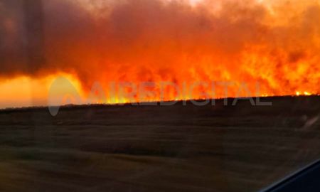 Bomberos trabajaron durante varias horas para controlar el incendio en Sauce Viejo. Bomberos trabajaron durante varias horas para controlar el incendio en Sauce Viejo.