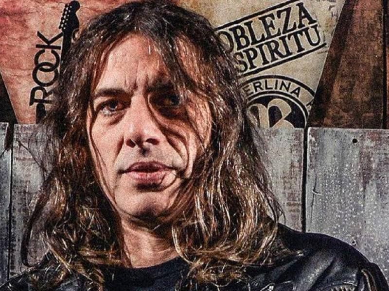 La pareja del hijo de Pappo contó a la prensa que ella logró salir al patio, hasta donde fue perseguida por él y continuó la agresión a golpes.