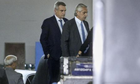 Todos los sectores que integran el Frente de Todos se dieron cita este jueves en la sede del Partido Justicialista nacional. Todos los sectores que integran el Frente de Todos se dieron cita este jueves en la sede del Partido Justicialista nacional.