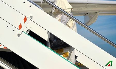 fotogaleria: el papa francisco inicia su viaje a colombia