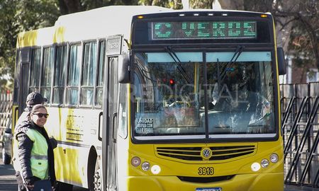 El aumento del precio del boleto de colectivos interurbanos está autorizado. En las líneas que operan a través de la tarjeta Sube, habrá que aguardar que los cambios impacten en el sistema. El aumento del precio del boleto de colectivos interurbanos está autorizado. En las líneas que operan a través de la tarjeta Sube, habrá que aguardar que los cambios impacten en el sistema.