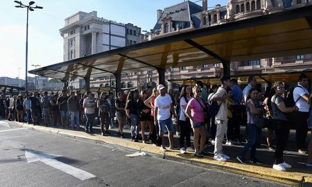 Nuevo paro de colectivos en Buenos Aires impacta más de 300 líneas. Nuevo paro de colectivos en Buenos Aires impacta más de 300 líneas.