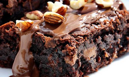 Brownie vegano con remolacha y sin azúcar. Brownie vegano con remolacha y sin azúcar.