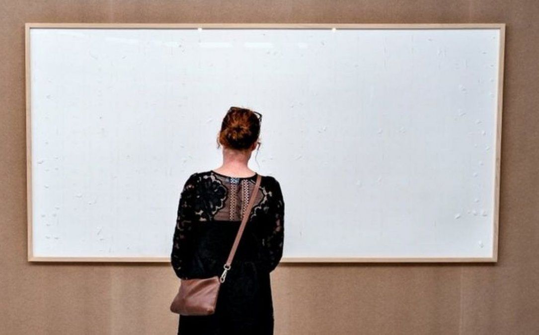Museo le pagó US$ 83.000 a un artista y presentó como obras dos lienzos en blanco: No es robo