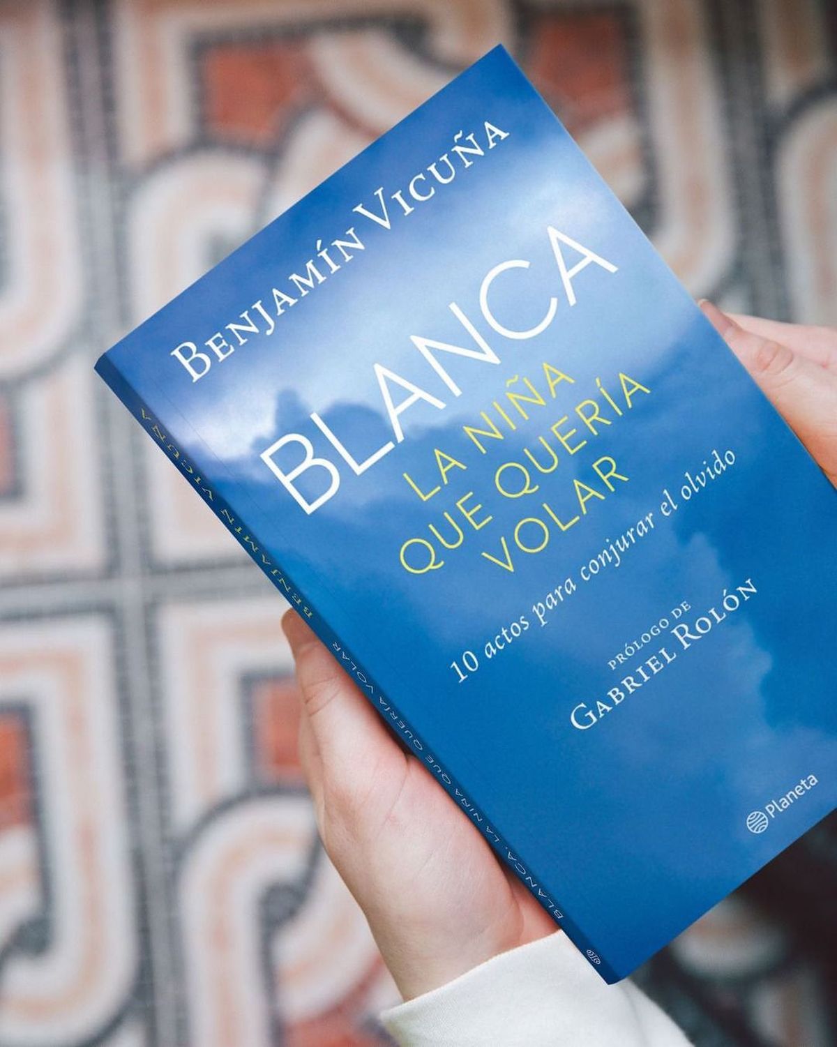Benjamín Vicuña presentó el libro que le dedicó a su hija Blanca.