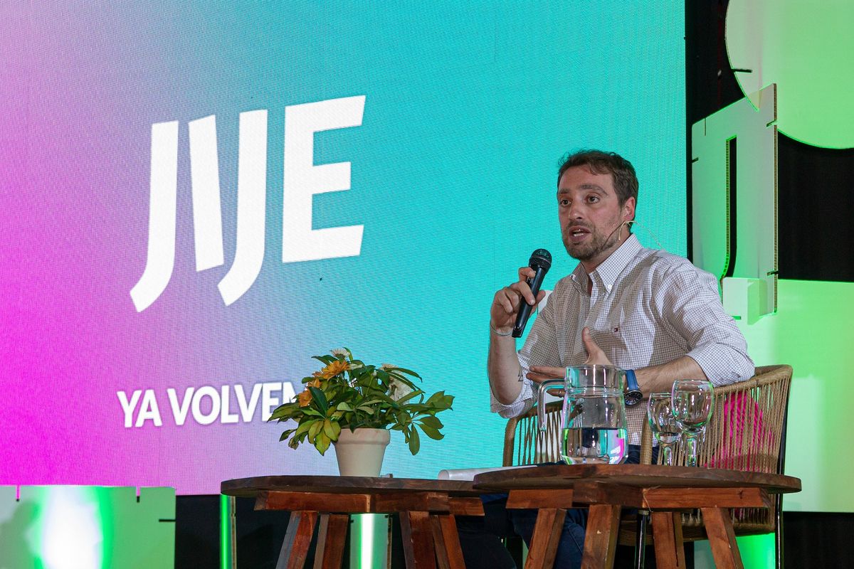  Ulises Rossín es abogado, máster en derechos del trabajo y relaciones laborales internacionales y profesor de derecho laboral de la UNL. 