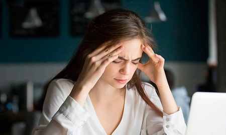 Una revisión de estudios revela que la dieta cetogénica podría reducir la frecuencia e intensidad de la migraña al reequilibrar el uso de energía en el cerebro y frenar la inflamación. Una revisión de estudios revela que la dieta cetogénica podría reducir la frecuencia e intensidad de la migraña al reequilibrar el uso de energía en el cerebro y frenar la inflamación.