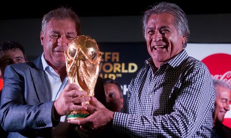 Los campeones del 78 y 86 participarán de los festejos de este jueves durante el amistoso entre Argentina y Panamá, en el Estadio Monumental. Los campeones del 78 y 86 participarán de los festejos de este jueves durante el amistoso entre Argentina y Panamá, en el Estadio Monumental.