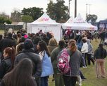 El operativo ofrece atención en salud, documentación, asistencia social y otros servicios gratuitos, con especial énfasis en la atención oftalmológica para niños y adolescentes.