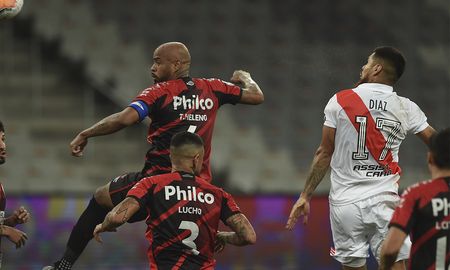 River empató 1-1 con Athletico Paranaense por la Copa Libertadores y quedó bien parado de cara al partido de vuelta. River empató 1-1 con Athletico Paranaense por la Copa Libertadores y quedó bien parado de cara al partido de vuelta.