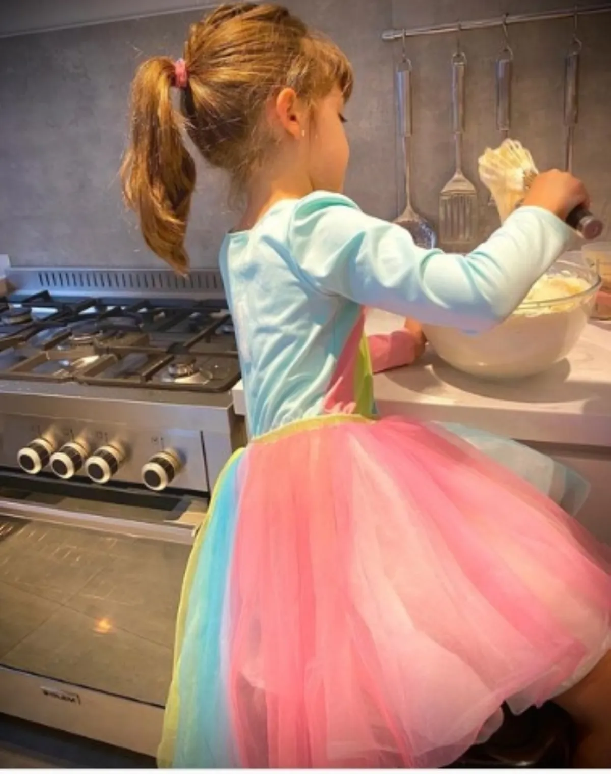 Catalina, Amanda y Santa son las tres hijas del conductor.