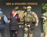 La Tropa de Operaciones Especiales detuvieron a dos implicados en el atentado al predio de Newell’s. La Tropa de Operaciones Especiales detuvieron a dos implicados en el atentado al predio de Newell’s.