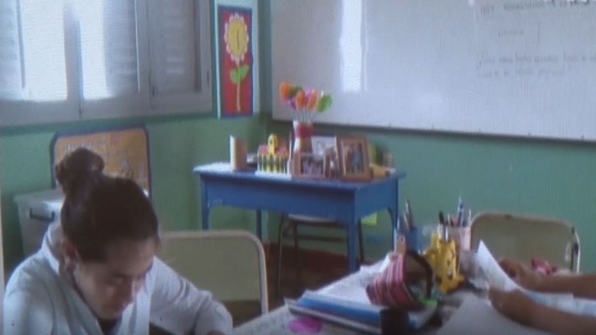 Según las autoridades de los gremios docentes, en la provincia de Santa Fe no están dadas las condiciones epidemiológicas y sanitarias ya que sigue habiendo circulación comunitaria de COVID-19 y advierten que no fueron analizadas las situaciones de las localidades.