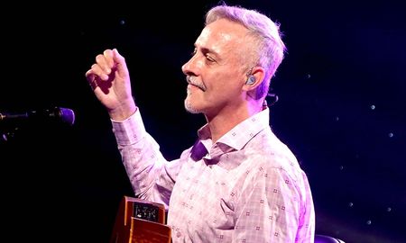 Pedro Aznar cumple 62 años y lo festeja con su primer recital presencial del año Pedro Aznar cumple 62 años y lo festeja con su primer recital presencial del año
