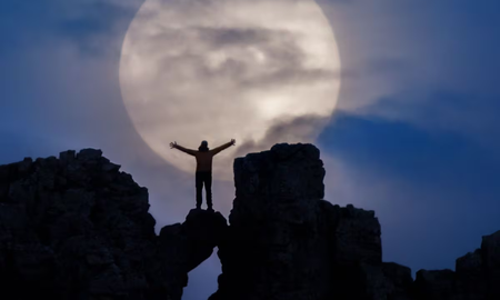 La magia de los rituales a la luna: intenciones, tradiciones y energía La magia de los rituales a la luna: intenciones, tradiciones y energía