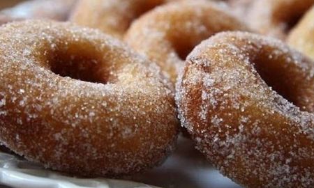 Con unos pocos ingredientes básicos, puedes preparar rosquitas deliciosas en casa en poco tiempo. Con unos pocos ingredientes básicos, puedes preparar rosquitas deliciosas en casa en poco tiempo.