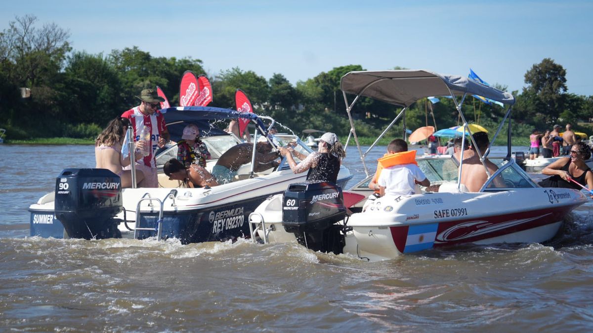 El carnaval del río se vive en la Maratón Santa Fe-Coronda. El carnaval del río se vive en la Maratón Santa Fe-Coronda.